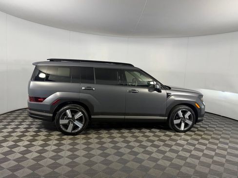 Used 2025 Hyundai Santa Fe Limited FWD image 4