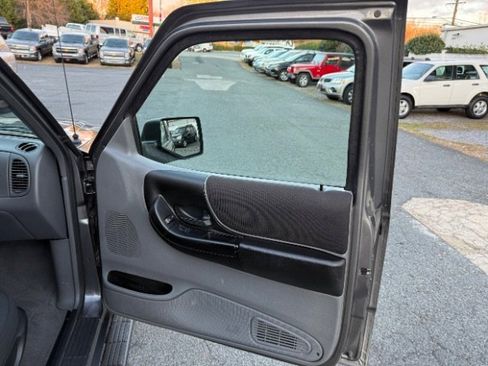 Used 2009 Ford Ranger XLT image 5