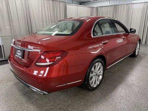 Used 2018 Mercedes-Benz E 400 4MATIC Sedan w/ Premium 3 Package (Q03) image 4