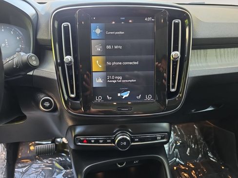 Used 2021 Volvo XC40 T5 Inscription w/ Climate Package AWD/4WD image 11