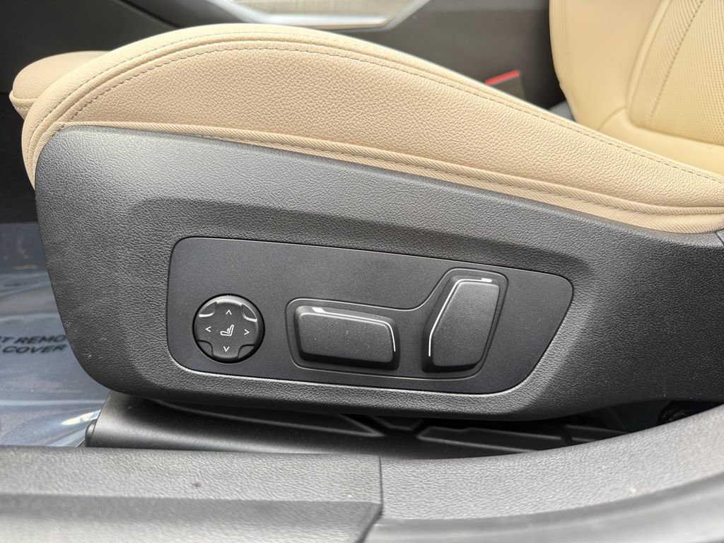 Certified 2026 BMW 330i xDrive Sedan AWD/4WD image 35