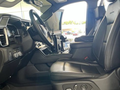 Used 2024 GMC Sierra 3500 Denali w/ Denali Reserve Package AWD/4WD image 20
