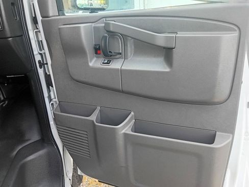Used 2023 Chevrolet Express 3500 w/ Power Convenience Package RWD image 15