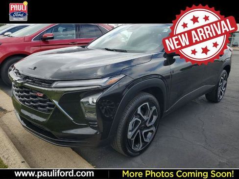 Used 2025 Chevrolet Trax RS FWD image 2