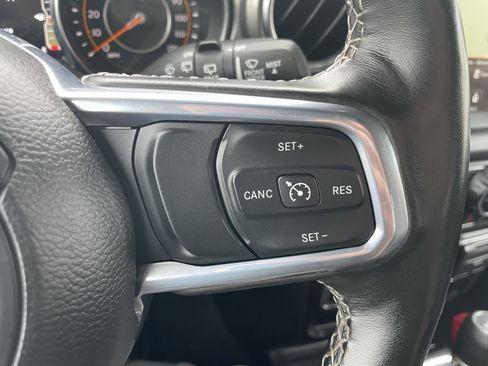 Used 2023 Jeep Wrangler Unlimited Sahara w/ Cold Weather Group AWD/4WD image 16