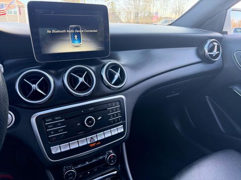 Used 2018 Mercedes-Benz GLA 250 4MATIC image 12