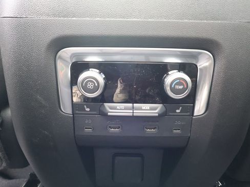 New 2026 GMC Yukon AT4 image 32