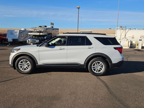 New 2026 Ford Explorer Active image 5