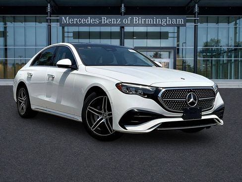 Used 2025 Mercedes-Benz E 350 4MATIC Sedan image 1