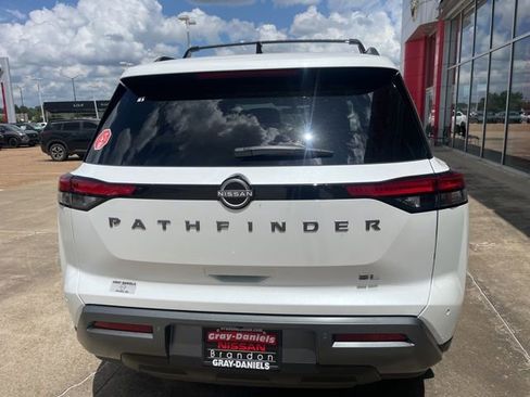 New 2026 Nissan Pathfinder SL FWD image 3