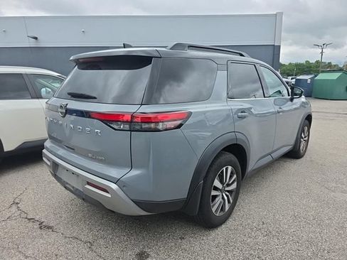 Used 2024 Nissan Pathfinder SL AWD/4WD image 5