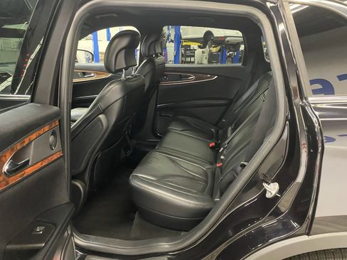 Used 2019 Lincoln Nautilus Select w/ Class II Trailer Tow Package image 31