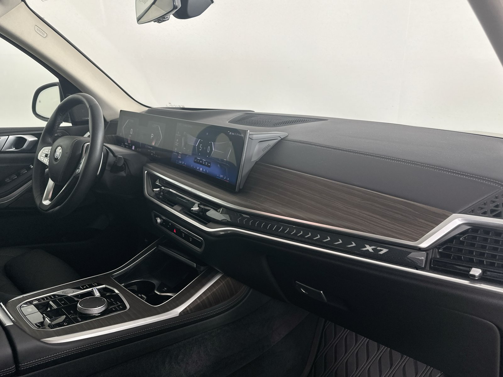 Used 2026 BMW X7 xDrive40i w/ Premium Package AWD/4WD image 48