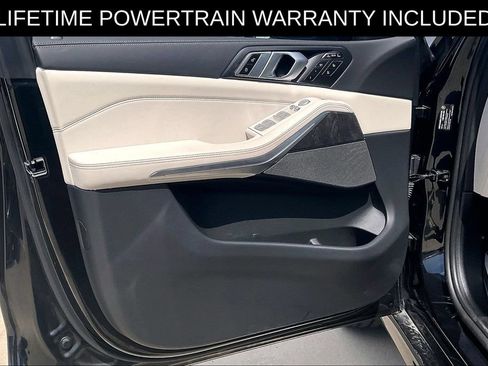 Used 2025 BMW X7 M60i AWD/4WD image 15