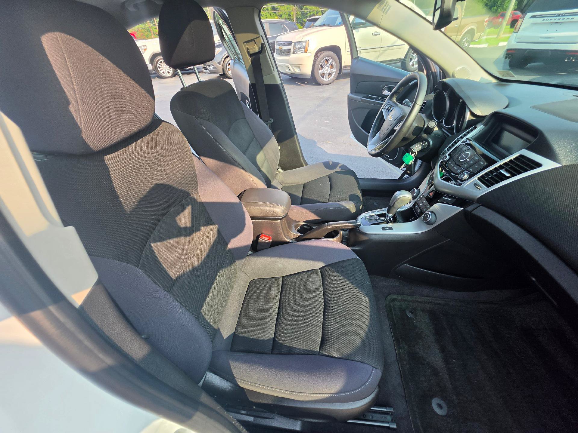 Used 2014 Chevrolet Cruze LT w/ All-Star Edition FWD image 11