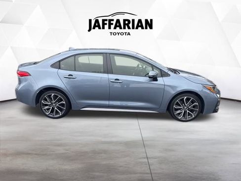 Used 2022 Toyota Corolla SE image 2