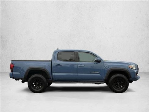Used 2019 Toyota Tacoma TRD Off-Road image 4