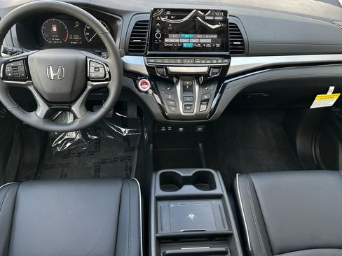 New 2026 Honda Odyssey Touring image 13