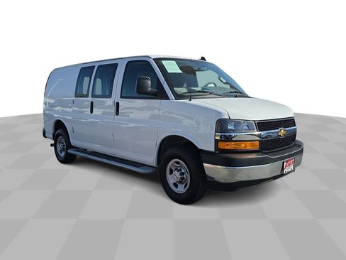 Used 2024 Chevrolet Express 2500 w/ Driver Convenience Package RWD image 2