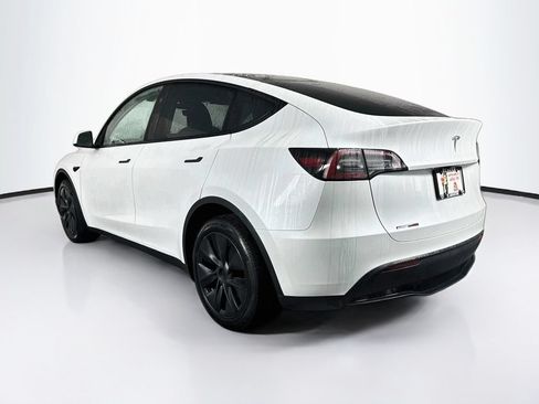 Used 2025 Tesla Model Y Long Range RWD image 7
