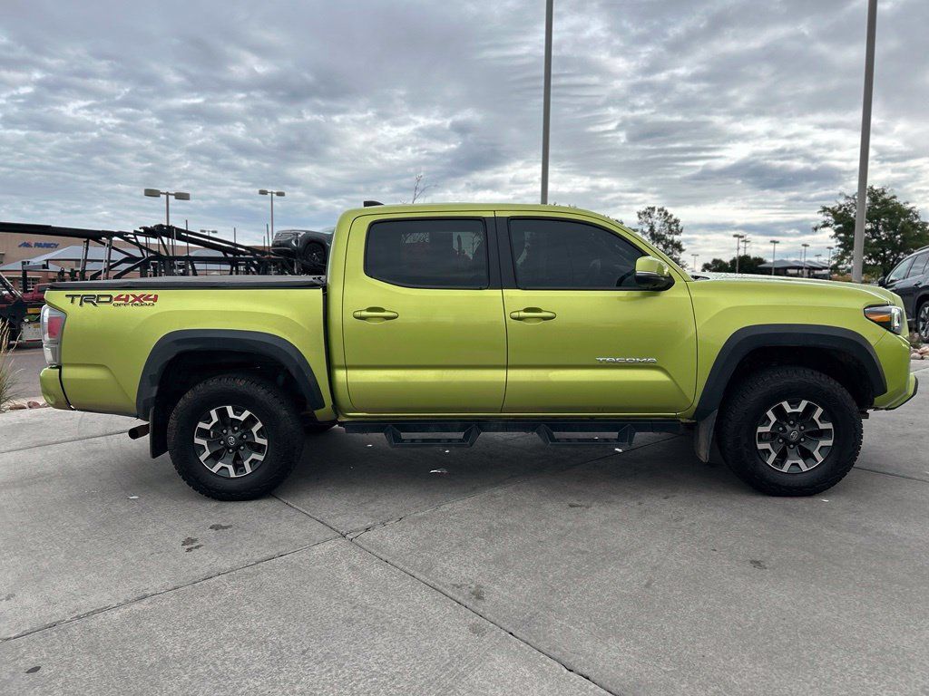 Used 2023 Toyota Tacoma TRD Off-Road w/ TRD Premium Off Road Package AWD/4WD image 10