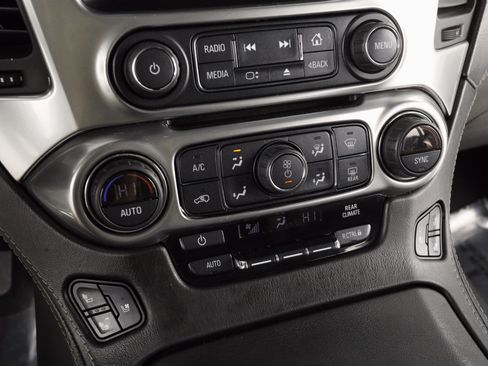 Used 2020 Chevrolet Suburban Premier image 16