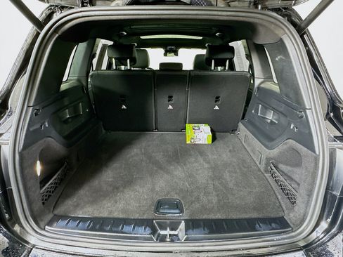Used 2025 Mercedes-Benz GLB 250 4MATIC image 30