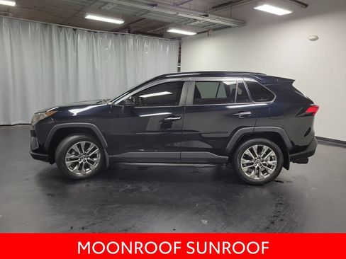 Used 2019 Toyota RAV4 Limited w/ Advanced Technology Package AWD/4WD image 5