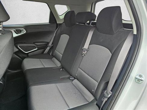 Used 2020 Kia Soul LX image 17