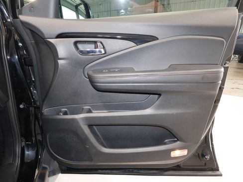 Used 2023 Honda Ridgeline Black Edition image 17