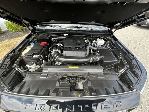 Certified 2024 Nissan Frontier SL image 14