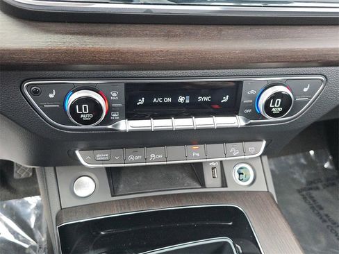 Certified 2023 Audi Q5 2.0T Premium w/ Convenience Package image 27