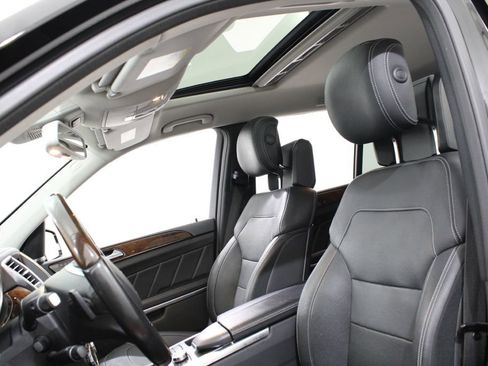 Used 2015 Mercedes-Benz GL 550 4MATIC image 21