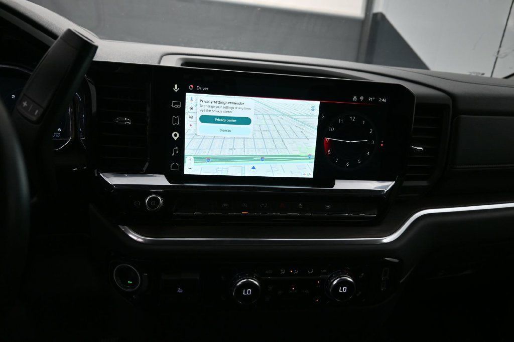 Used 2025 GMC Sierra 1500 SLT RWD image 12