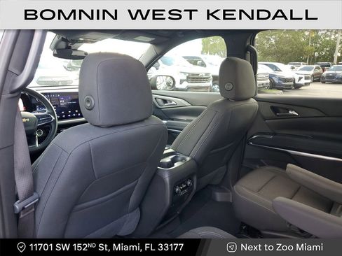 Used 2025 Chevrolet Traverse LT image 19