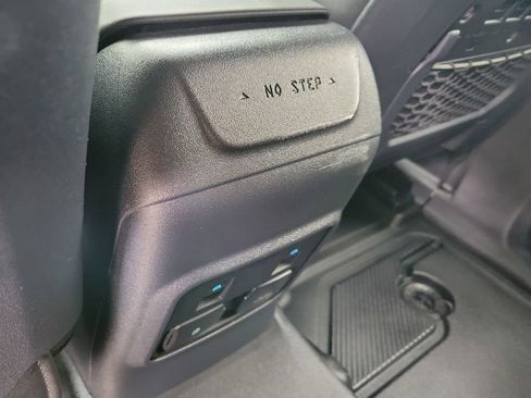 Used 2024 Ford Bronco Everglades image 14