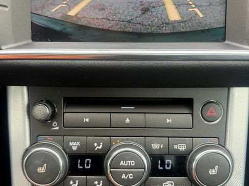 Used 2015 Land Rover Range Rover Evoque Dynamic image 8