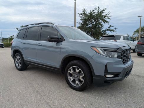 Used 2023 Honda Passport TrailSport image 2