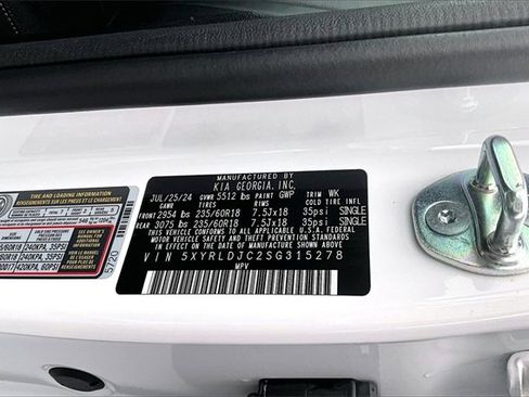 Certified 2025 Kia Sorento S w/ Panoramic Sunroof Package image 31