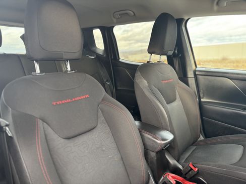 Used 2015 Jeep Renegade Trailhawk w/ Popular Equipment Group image 17