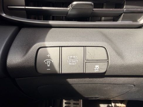 Used 2025 Hyundai Elantra SEL image 22