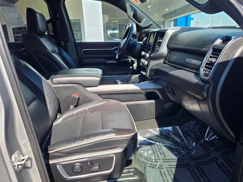 Used 2024 RAM 1500 Laramie AWD/4WD image 7