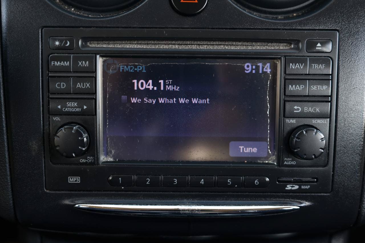 Used 2013 Nissan Rogue SV w/ Premium Pkg FWD image 32