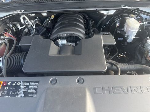 Used 2019 Chevrolet Suburban Premier image 40