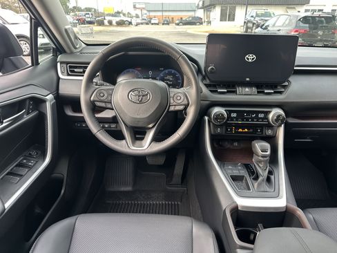 Used 2025 Toyota RAV4 Limited image 15