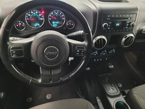 Used 2018 Jeep Wrangler Rubicon AWD/4WD image 22