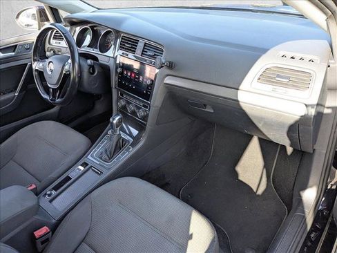 Used 2019 Volkswagen e-Golf SE w/ Driver Assistance Package image 18