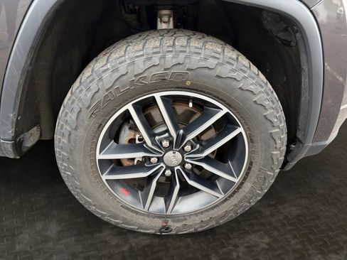 Used 2017 Jeep Grand Cherokee Trailhawk AWD/4WD image 40