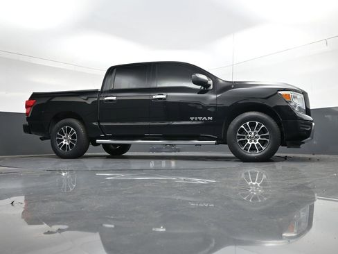 Used 2021 Nissan Titan SV w/ SV Convenience Package image 27
