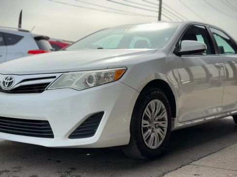 Used 2014 Toyota Camry LE FWD image 5
